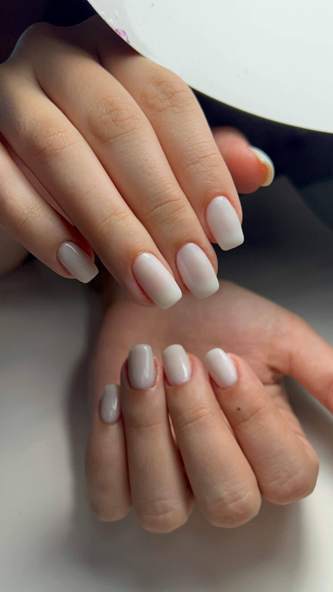 Uñas-de-gel-rosa-palido-para-matrimonio Uñas de gel en un delicado tono rosa pálido, una tendencia en manicura para matrimonio.Uñas de gel en un delicado tono rosa pálido, una tendencia en manicura para matrimonio.
