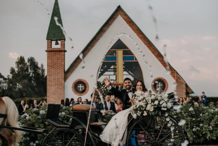 Boda con novia y caballo en hacienda campestre