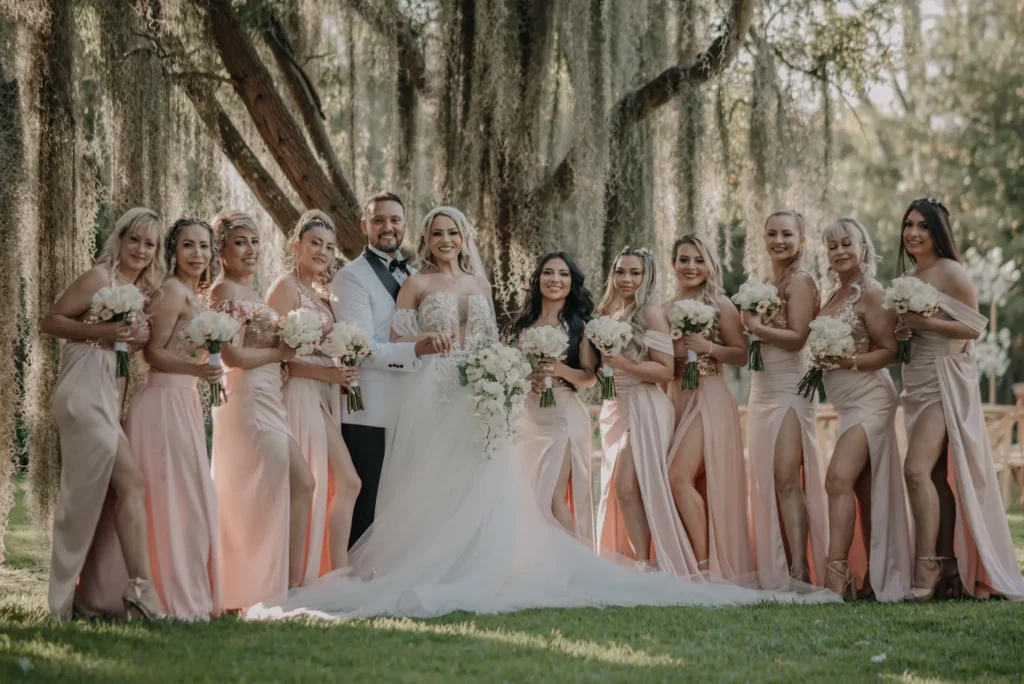Novios y sus damas en honor
